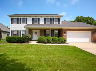 622 Hickory St, Sugar Grove, IL 60554