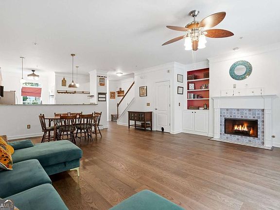 3rd image of 1243 Harris Commons Pl
