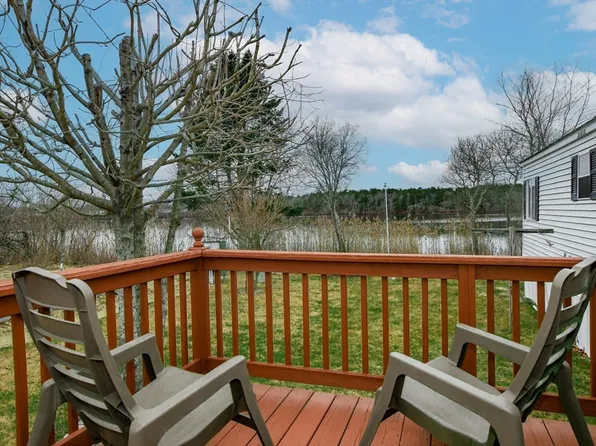 17 Sean Cir, East Wareham, MA 02538