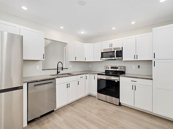 2nd image of 3905 SANDPOINTE DRIVE