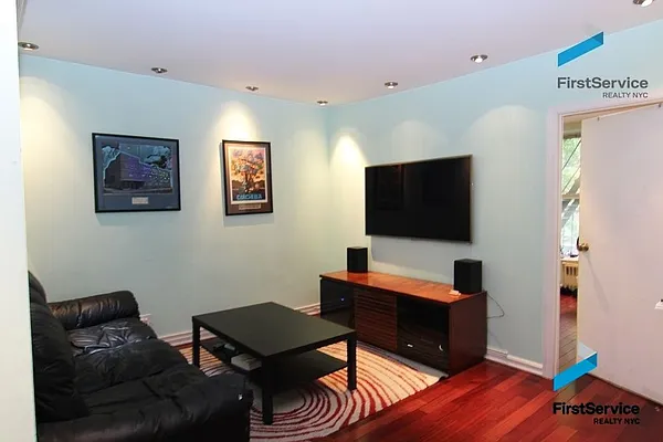 Rented by FirstService Realty (legacy) | media 16