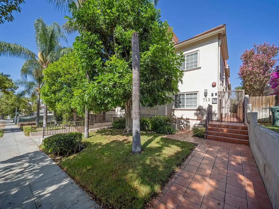 715 E Angeleno Ave #104