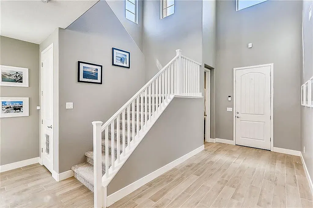 3 bed, 2.5 bath, 2638 sqft, $3,600 — Photo 2
