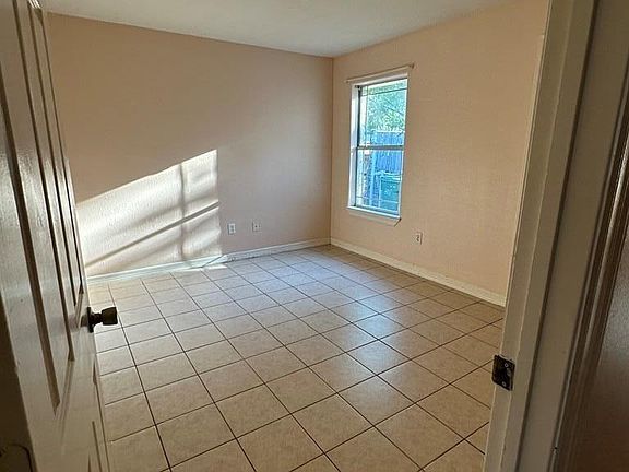 4th image of 6661 Garden Woods Ave