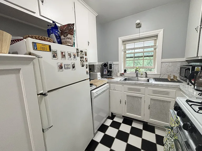 312 Washington St #1-6 — Photo 10
