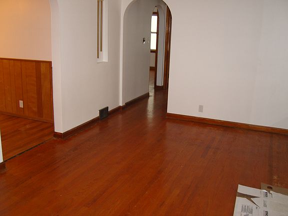 3rd image of 313 Grandview Ave