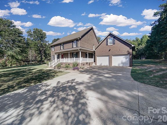 3rd image of 2155 Strawberry Rd