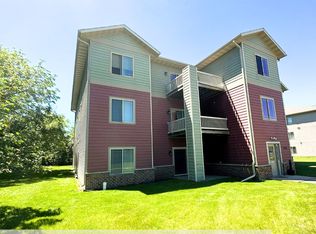 325 W 18th St APT 2, Washington, IA 52353