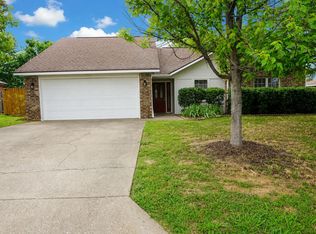 1403 SE 21st St, Bentonville, AR 72712
