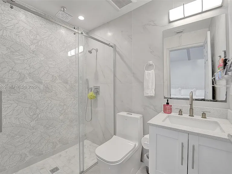 4541 SW 26th Ter — Photo 40