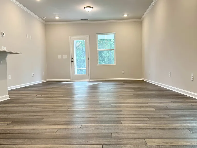 125 Red Robin Rd — Photo 6