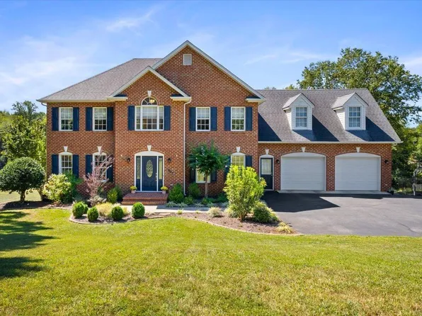 307 Hayfield Dr, Lynchburg, VA 24503