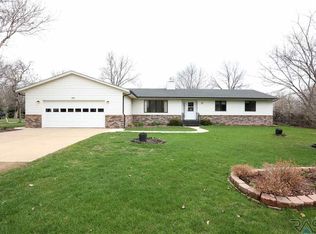 416 S Ash St, Lennox, SD 57039