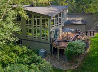 16 Timberglade Rd, Bloomington, MN 55437