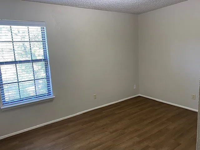 124 Linda Ln — Photo 22
