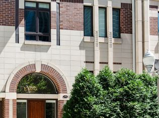 187 N Westshore Dr, Chicago, IL 60601