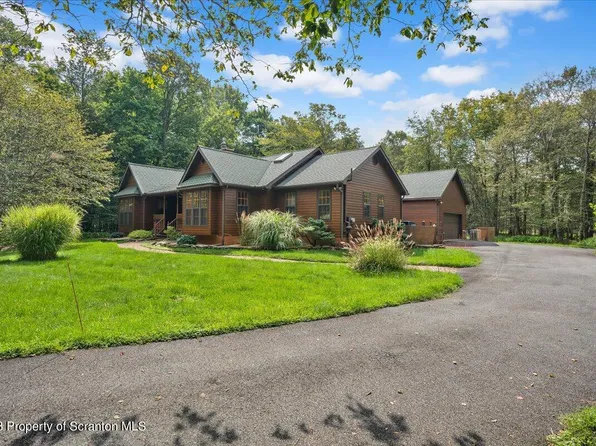 19 Covington Way, Clifton Township, PA 18424