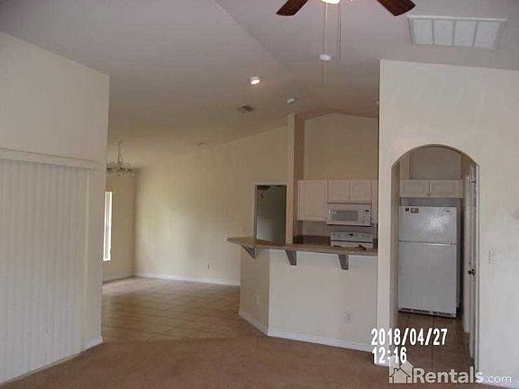 3rd image of 1949 Grandview Dr