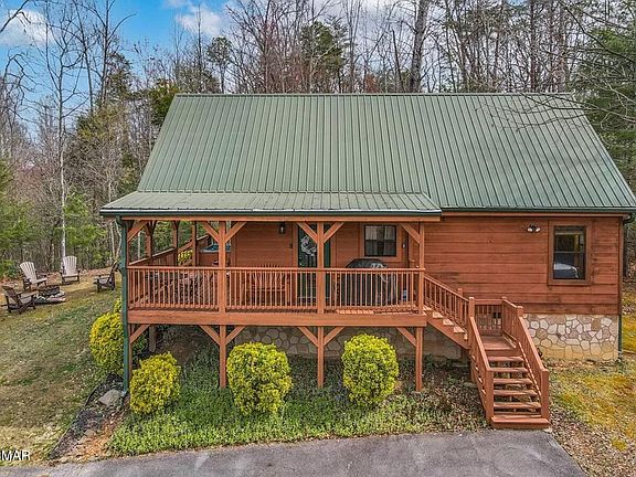 3rd image of 2062 Bird Ridge Rd