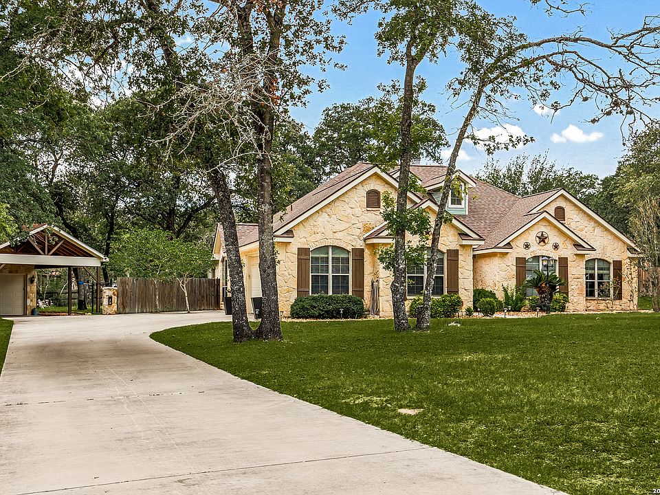 2nd image of 304 Forest Country Dr
