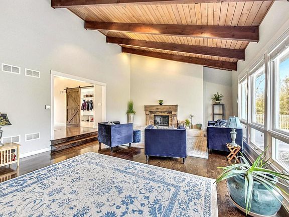 5th image of 1322 Knollwood Way