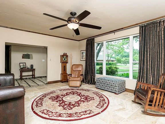 4th image of 1207 Shady Creek Dr
