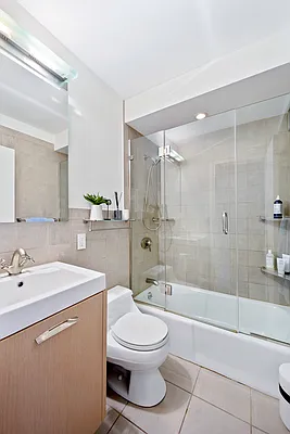 Sold by William Raveis Real Estate | media 5