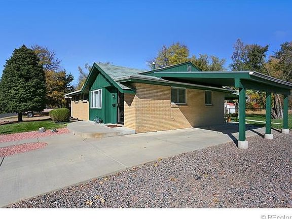 Side view with Carport