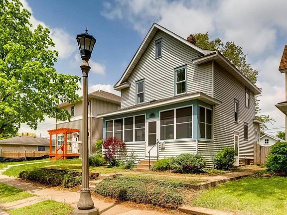 4th image of 111 Magnolia Ave W