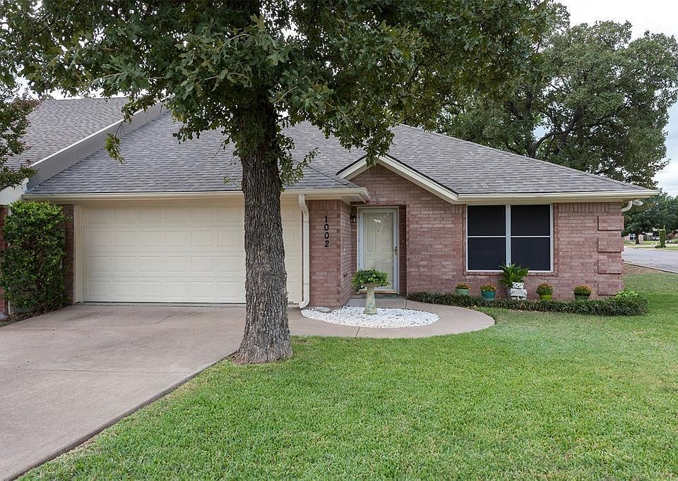 1st image of 1002 Teresa Ct