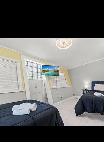 708 SW 12th St — Photo 15