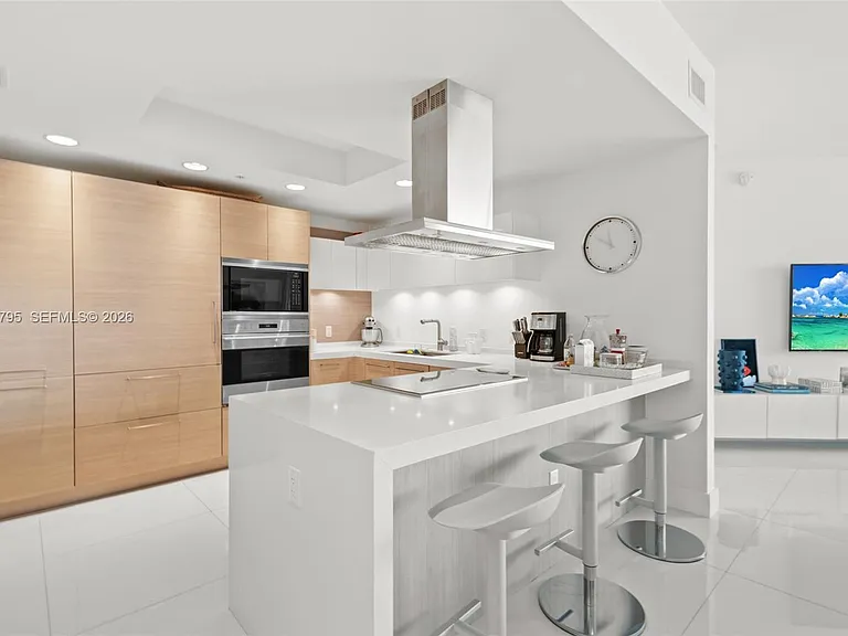 17111 Biscayne Blvd #603 — Photo 7