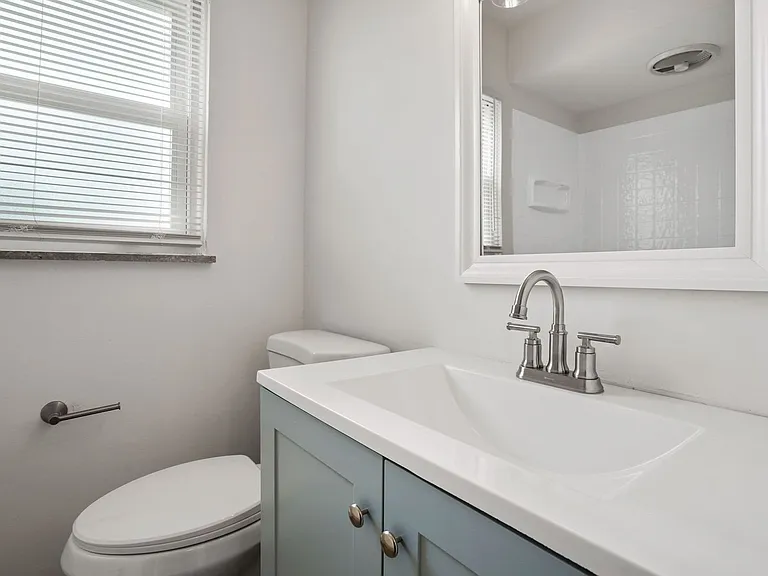 1000 Glenmore Ave — Photo 15