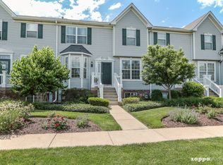 2045 Swan Ln, Batavia, IL 60510