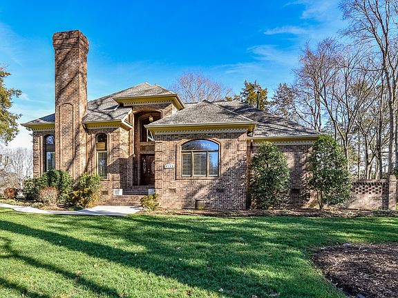 3rd image of 5145 Carmel Club Dr