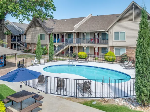 Beautiful Apartments in the heart of Brookside