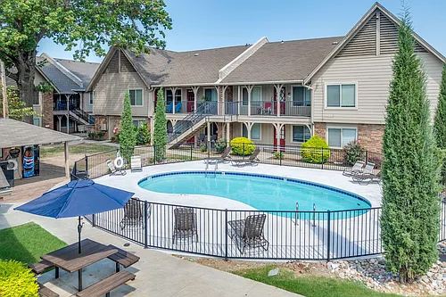 Beautiful Apartments in the heart of Brookside Photo 1