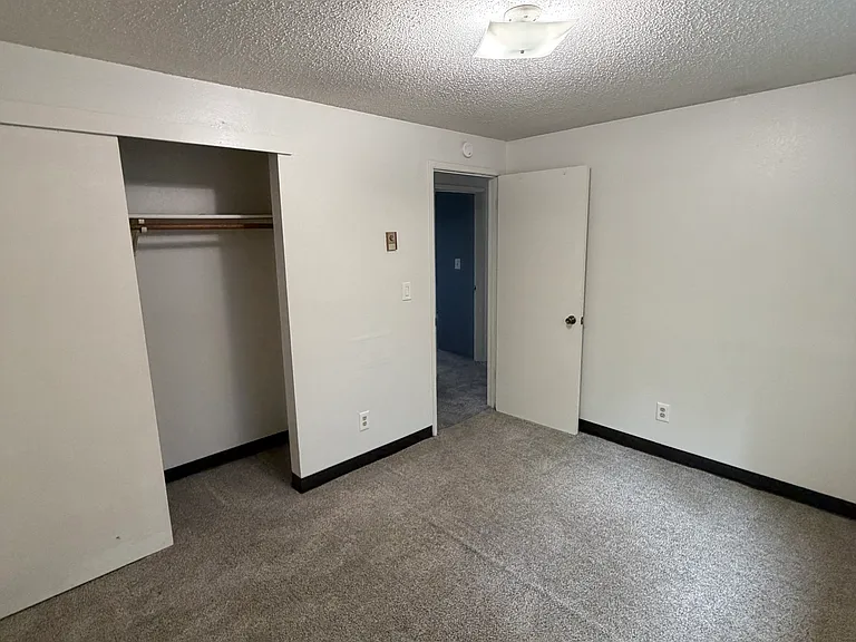 322 NW Larry St #320 — Photo 9
