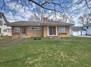 112 N Hickory St, Assumption, IL 62510