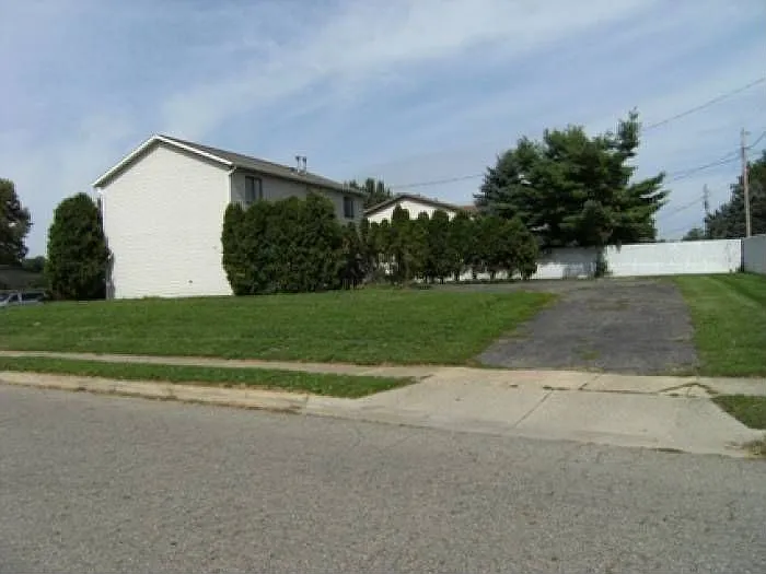 Additional rear parking