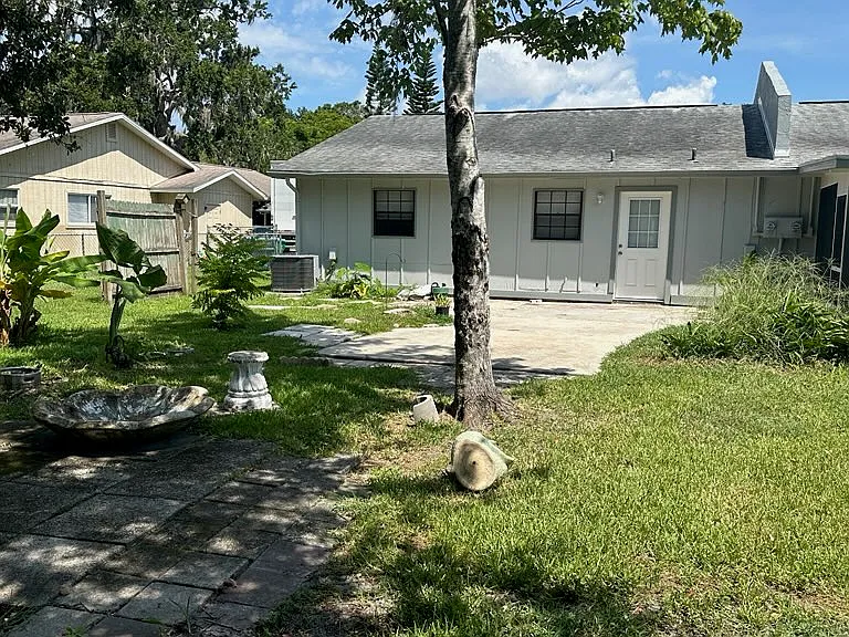 907 Royal Oak Ct — Photo 14