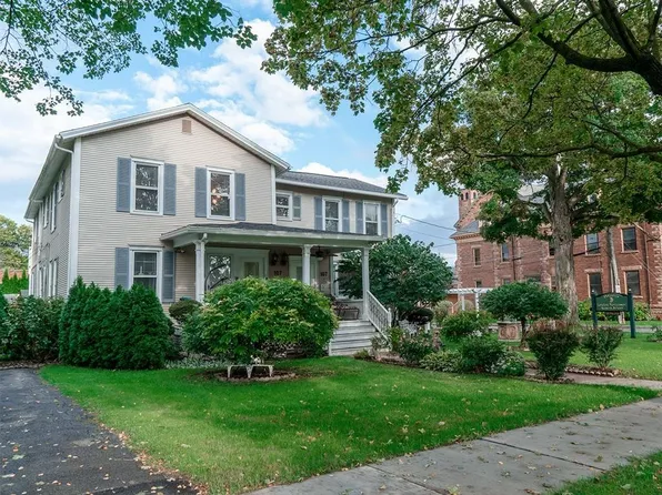 107-109 N Main St, Canandaigua, NY 14424