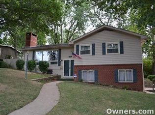 1825 SW 26th St, Topeka, KS 66611