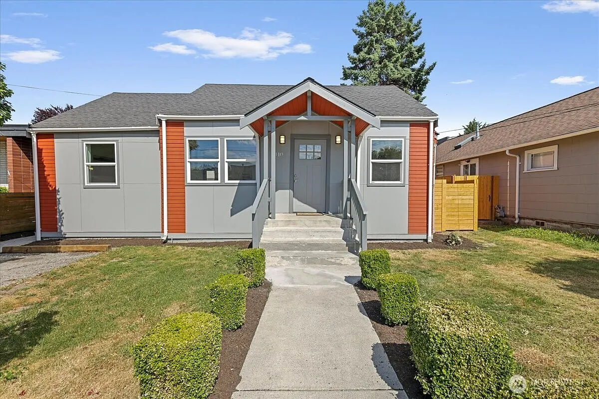 110 Pelly Avenue N photo 1