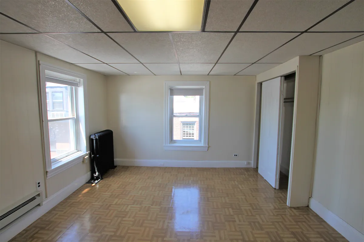 Building Photo - 2211 Locust St #L4R