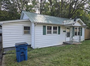 148 E Lake St, Camden, TN 38320