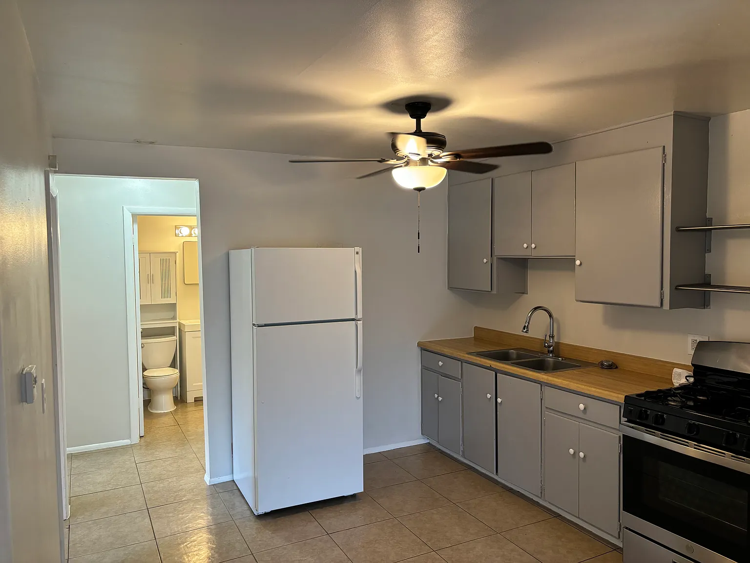 2 bed, 650 sqft, $1,200 — Photo 3