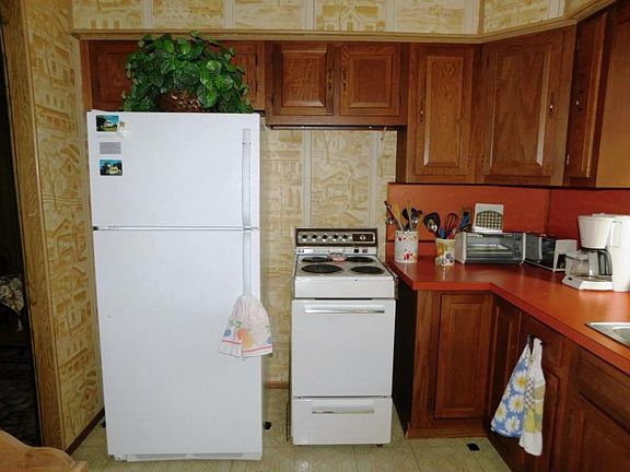 5th image of 14 Woodland Dr