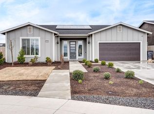 3366 N Douglas Ave, Fresno, CA