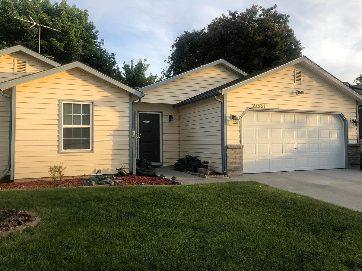 Building Photo - 10331 W Greenleaf Ct